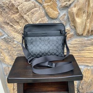 Men’s crossbody